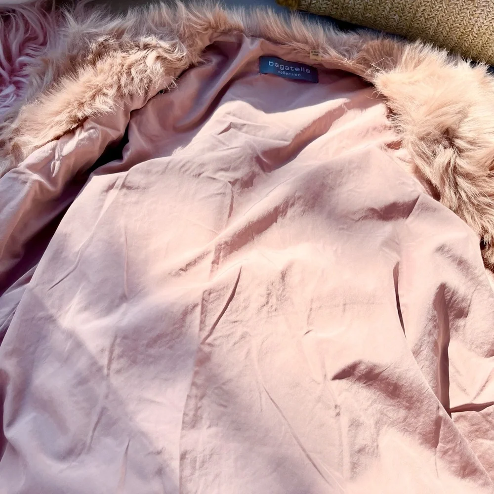 Blush pink size SMALL faux fur vest excellent condition!!! - Picture 5 of 11